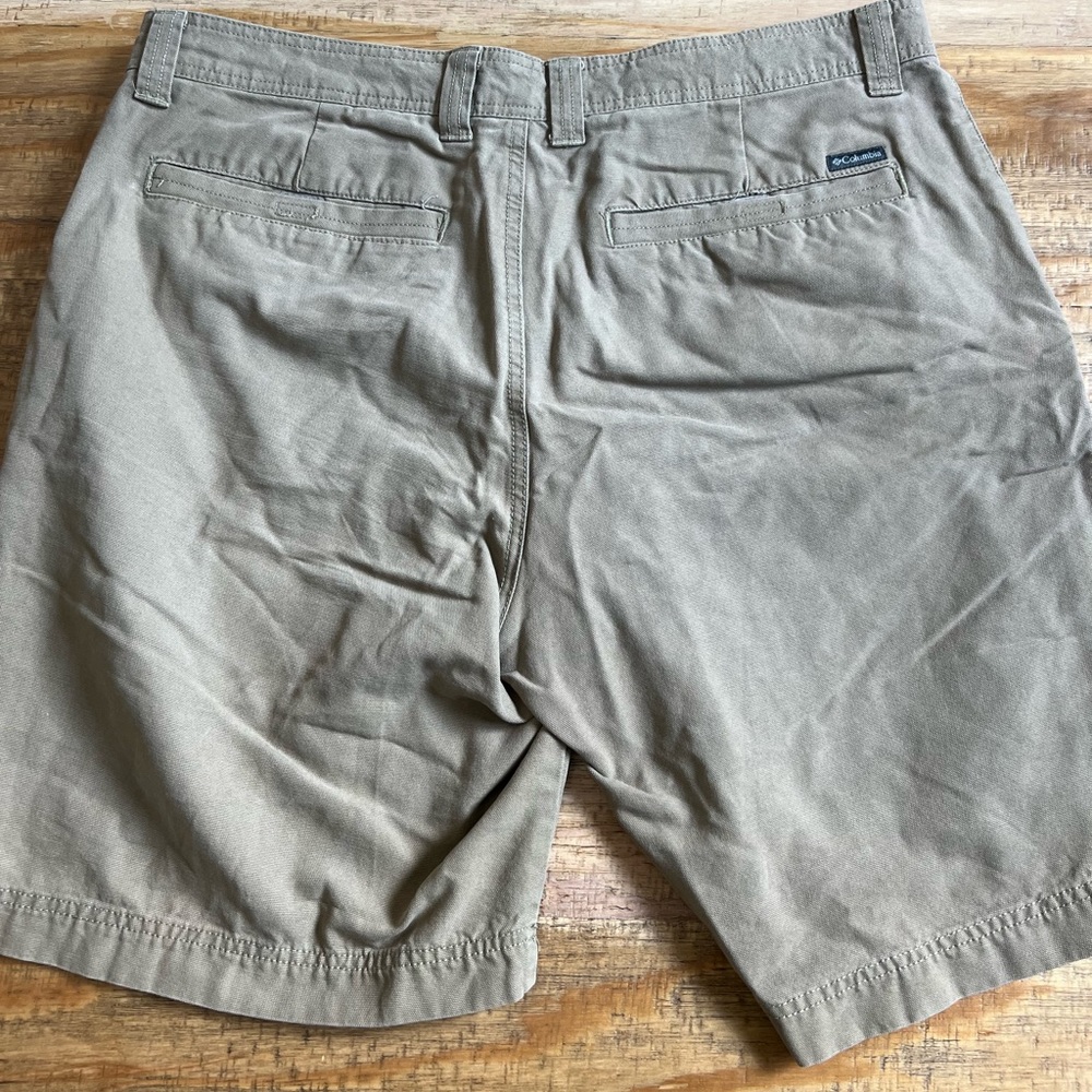 Columbia shorts, 38W